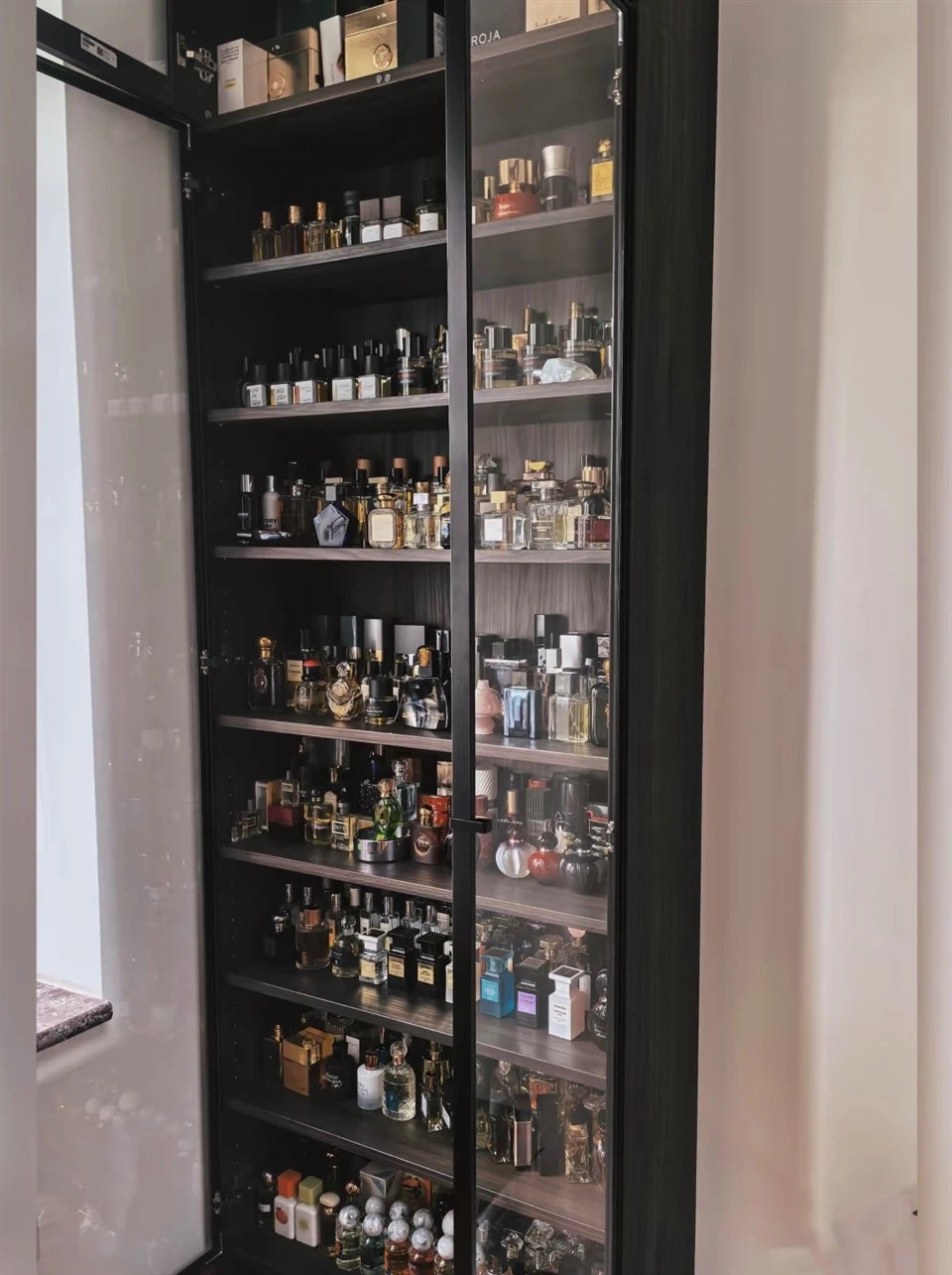 Perfume Showroom Design